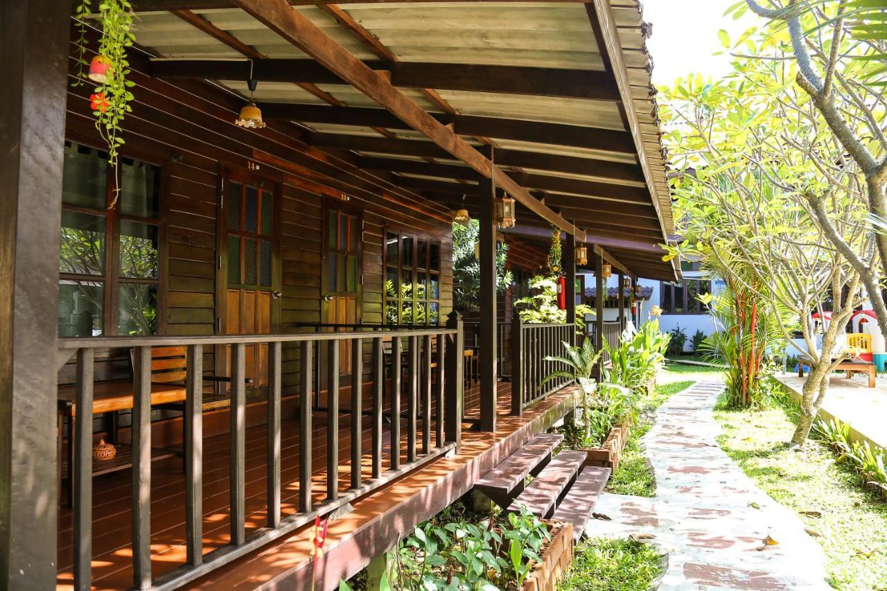 Home At Chan Resort Chao Lao Beach Exterior photo